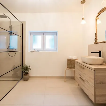 Saint Simeon And Apartment Zadar