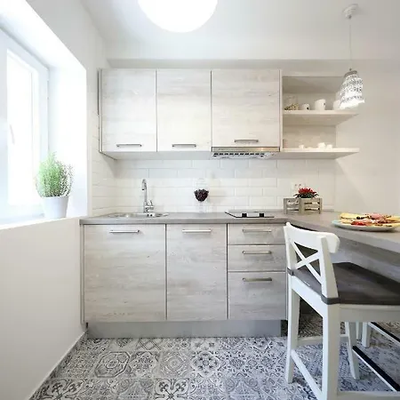 Saint Simeon And Apartment