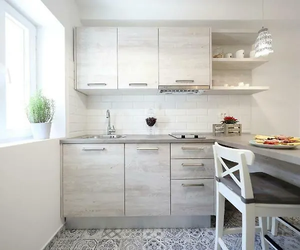 Saint Simeon And Apartman